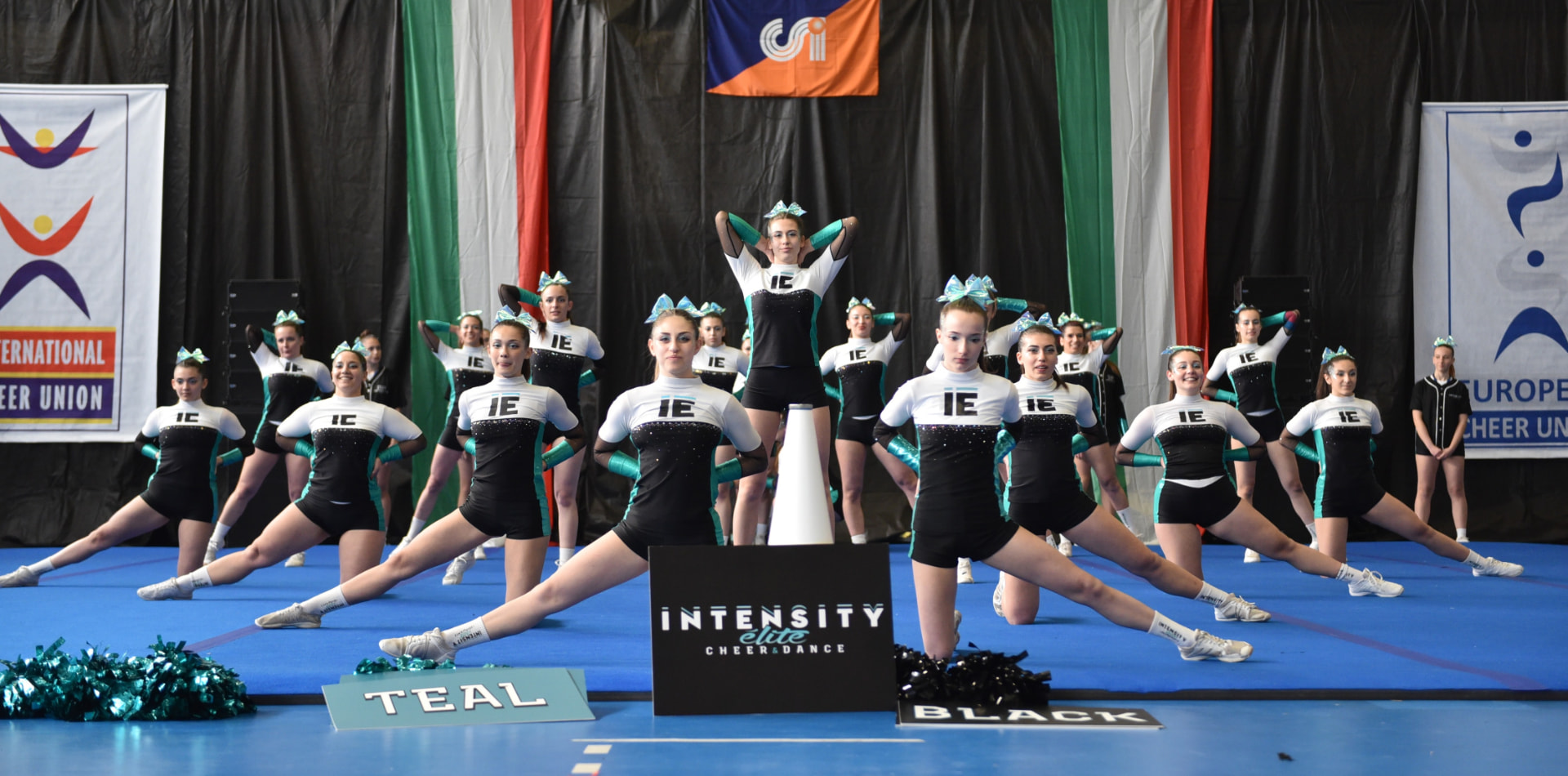 Squadra Intensity Elite in spaccata sul palco di gara